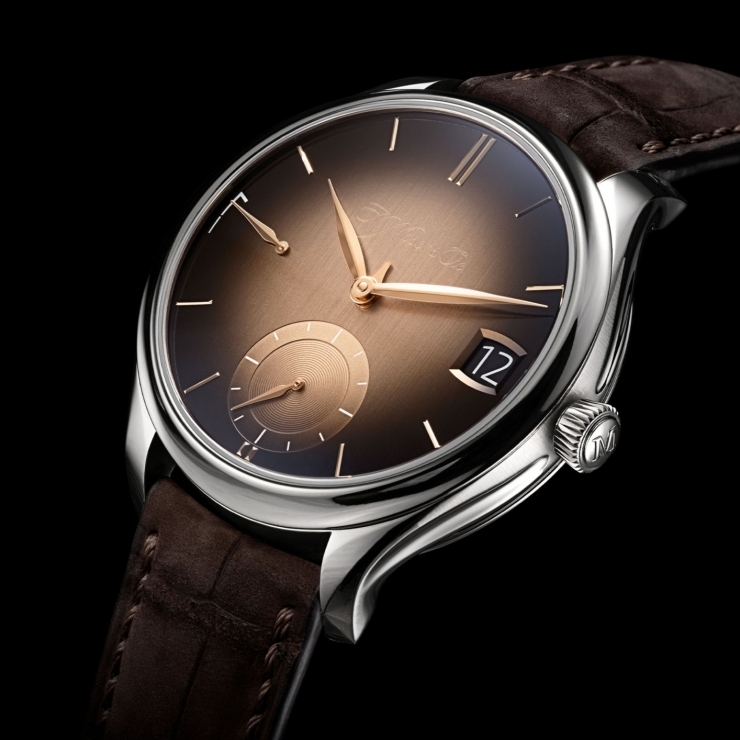 H. MOSER & CIE - ENDEAVOUR - 1800-0207 - 煙燻三文魚色回歸：勇創者萬年曆腕錶展現亨利慕時的純粹美學