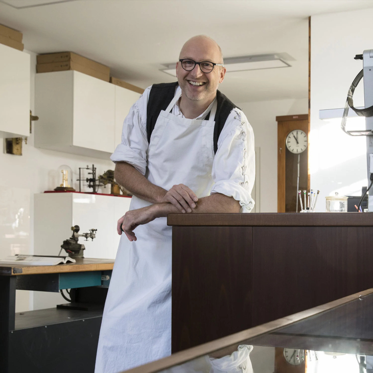 突破極限的微型宇宙：Marco Lang「Seven Spheres」七軸陀飛輪腕錶