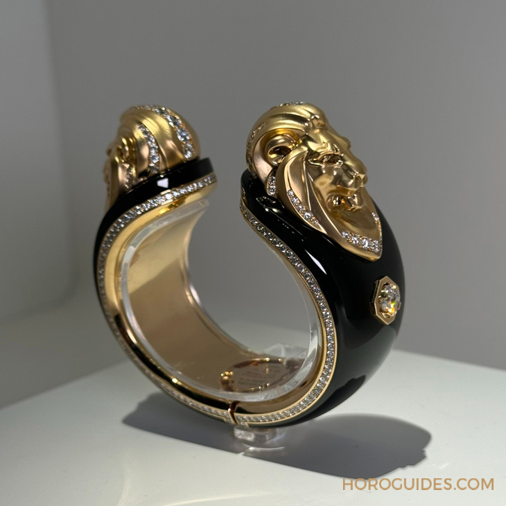 CHANEL - 高級鐘錶 - （Seated Lion 長項鍊錶） - 獅子，永恆的守護｜CHANEL The Time of the Lion系列高級製錶