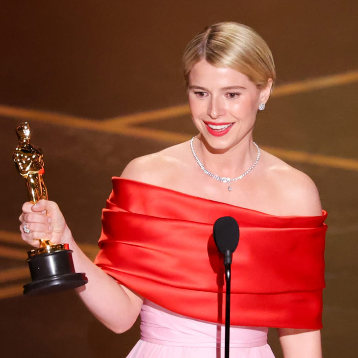 CHANEL - BOY·FRIEND - H6589 - 重溫1930年代好萊塢風華|CHANEL閃耀2026奧斯卡紅毯