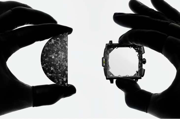 TAG HEUER - MONACO - CBW2185.FC8350 - 嶄新鈦金材質亮相,經典黑白與Gulf藍橙同場現身|TAG HEUER Monaco三款新錶驚艷登場