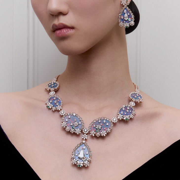 DIOR - 奇想織夢，瑰寶載藝｜DIOR以破格工藝詩意演繹Diorexquis高級珠寶系列