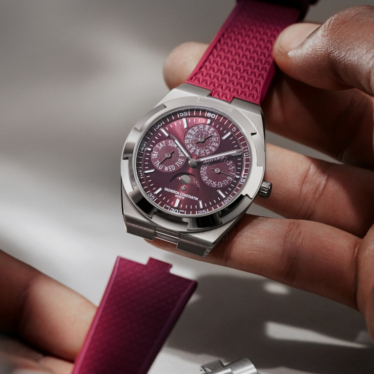 VACHERON CONSTANTIN - OVERSEAS - 4300V/220G-H151 - 驚喜新色雙雙上陣!江詩丹頓Overseas超薄萬年曆推出全粉紅金款及白金勃艮第紅面新款