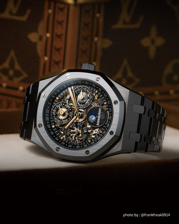 AUDEMARS PIGUET - ROYAL OAK - 26585CE.OO.1225CE.01 - 藏家Rolf Chen的年度最愛|HOROGUIDES雜誌Vol.9特別企劃