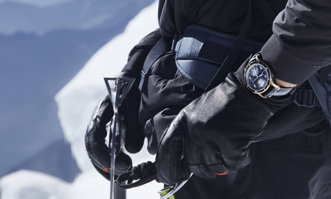 MONTBLANC - 1858 - 129415 - 零氧！耐用、精準、不起霧｜Montblanc 1858系列Geosphere世界時區零氧限量腕錶的極限探險魂