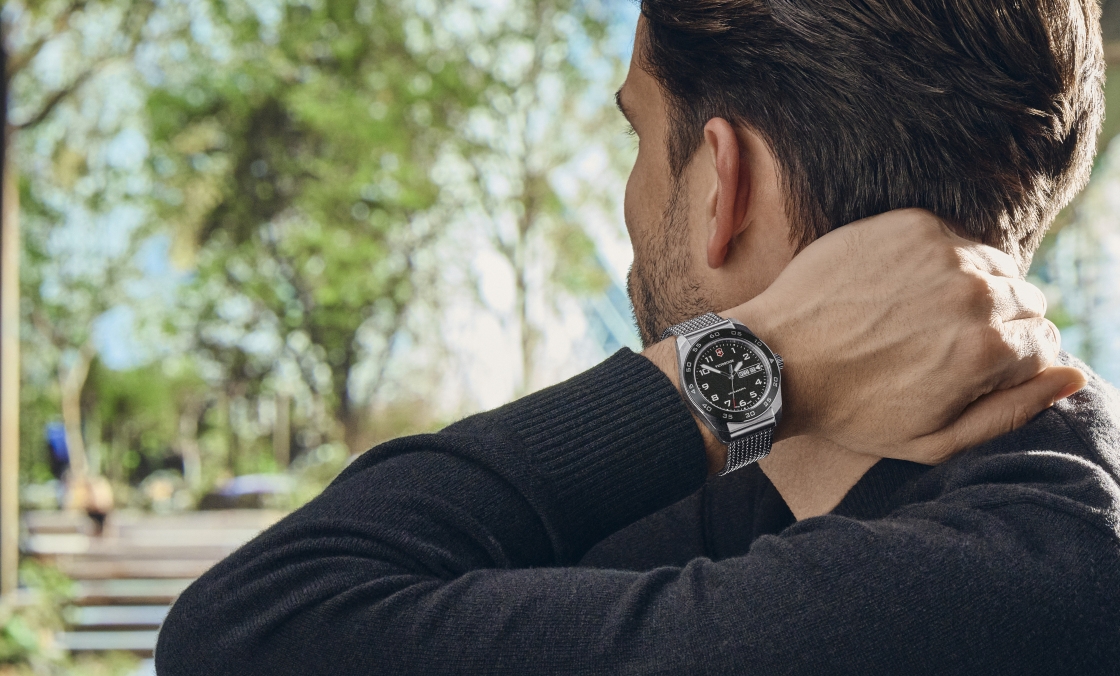 VICTORINOX - SWISS ARMY - 242040 - VICTORINOX 全新Swiss Army系列 都會探險家進化登場