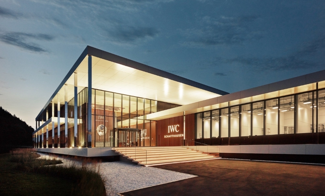 IWC - INGENIEUR - IW328908 - 親訪IWC沙夫豪森：走進機芯背後的真實世界