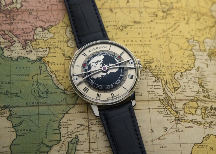 藍綠交響，精巧寰宇｜ARNOLD & SON推出兩款Globetrotter 42不鏽鋼限量版