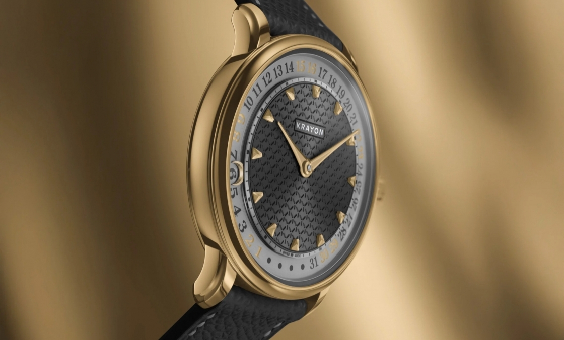 KRAYON - ANYDAY - C032-02 - Krayon Anyday 換上 18K 玫瑰金新裝，為獨特的月曆結構增添溫潤層次