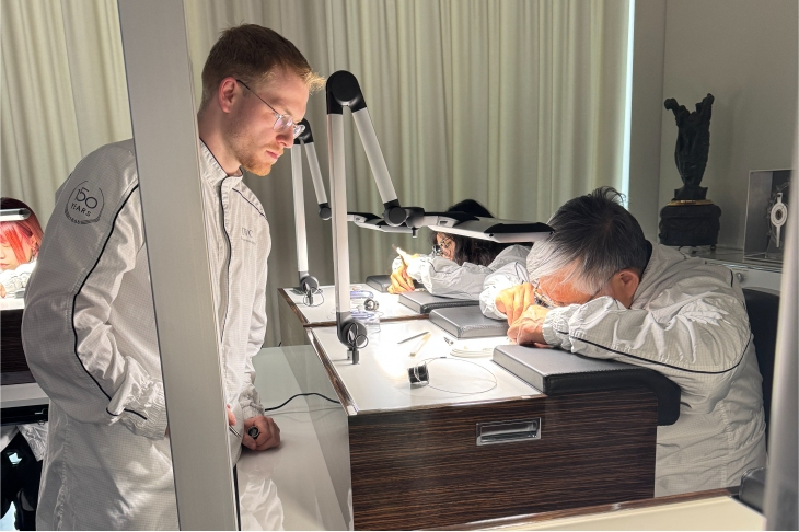 IWC - INGENIEUR - IW328908 - 親訪IWC沙夫豪森：走進機芯背後的真實世界