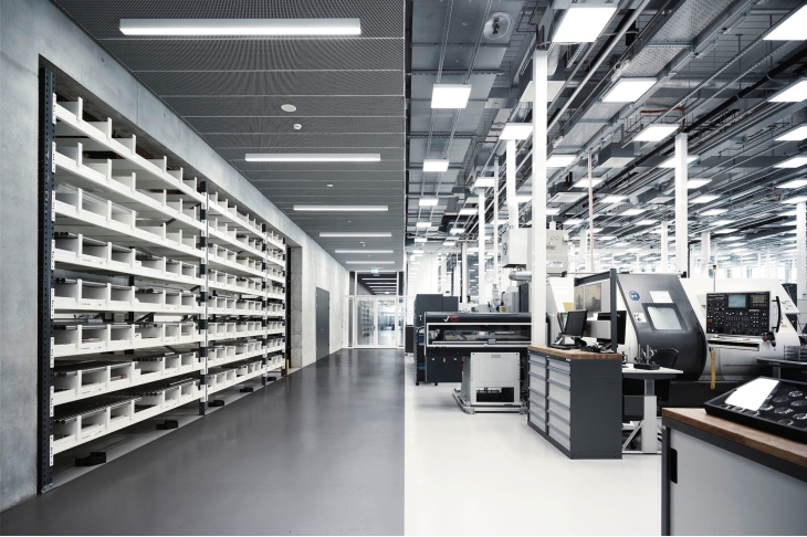 IWC - INGENIEUR - IW328908 - 親訪IWC沙夫豪森：走進機芯背後的真實世界