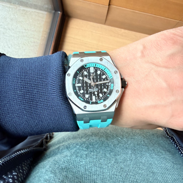 AUDEMARS PIGUET - ROYAL OAK OFFSHORE - 15720ST.OO.A355CA.01 - 全新視覺節奏，AP愛彼Royal Oak Offshore Diver新色登場