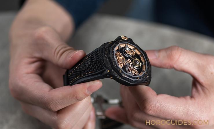 CORUM - ADMIRAL - A298/04277 - 298.100.46/F249 AD10 - 為這道剛硬厚實的輪廓，撒金｜Corum Admiral 45海軍上將飛行陀飛輪鏤空自動腕錶