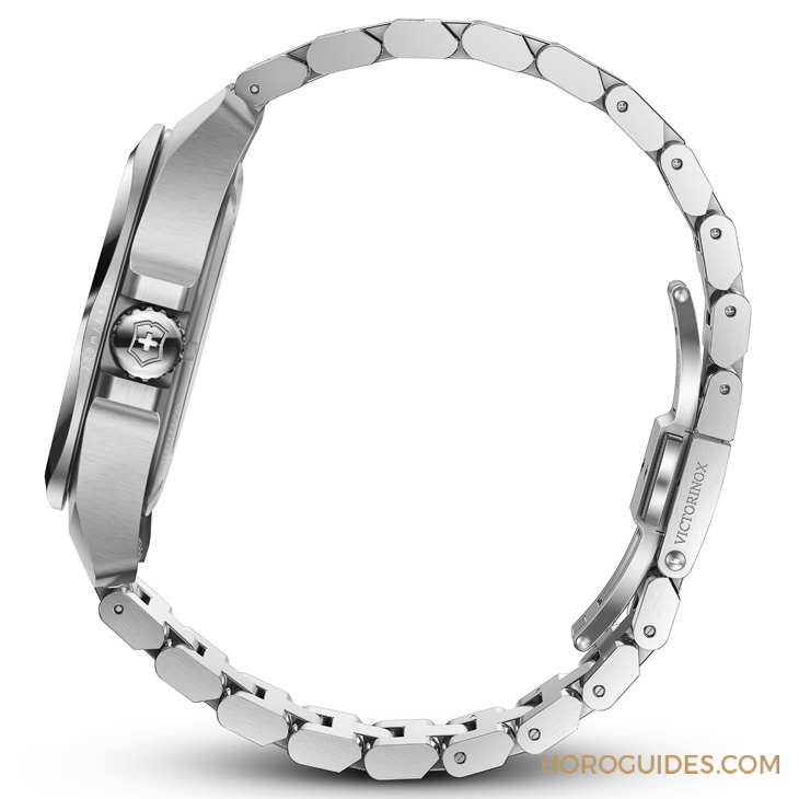 VICTORINOX - I.N.O.X. - 242020 - 除了無法被輾壓的強悍,新一代Victorinox I.N.O.X.系列腕錶還多了從容穿梭不同情境的魅力