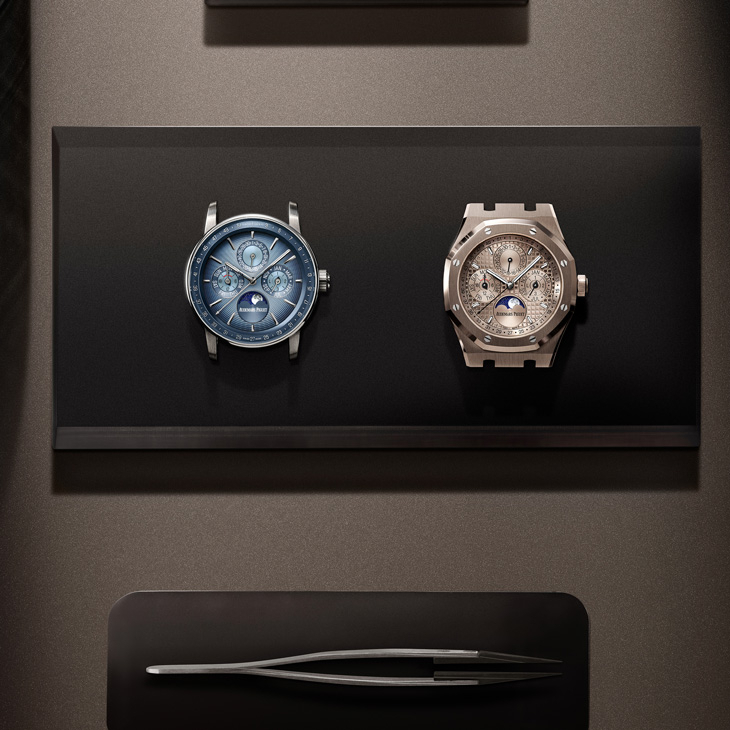 AUDEMARS PIGUET - ROYAL OAK - 26674SG.OO.1320SG.01 - 全新自動上鍊萬年曆機芯7138、「雲夜藍50」陶瓷新色，Audemars Piguet愛彼150年週年話題新作強勢連發