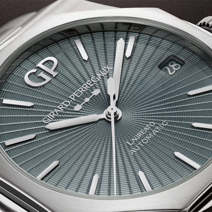 GIRARD-PERREGAUX - LAUREATO - 81010-11-3475-1CM -  GP Laureato桂冠系列質感再升級，灰色大明火琺瑯面盤釋放深邃魅力
