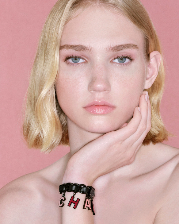 CHANEL - BOY·FRIEND - （Boy·Friend Blush腕錶） - 全面黑&粉，注入彩妝靈魂的CHANEL BLUSH限定腕錶系列