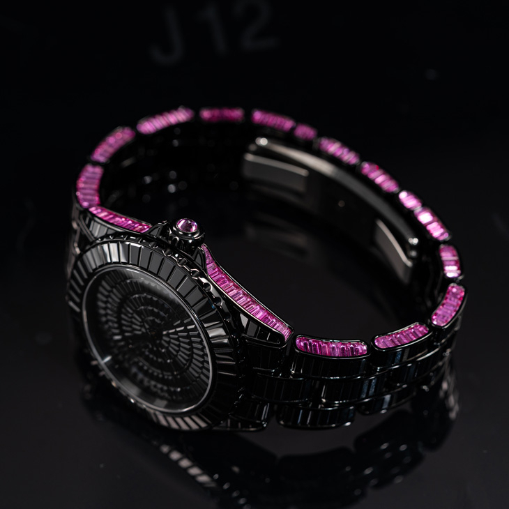 CHANEL - J12 - (Mademoiselle J12 Blush Caliber 12.1機芯38毫米腕錶) - 以粉紅色調為腕錶上妝:CHANEL BLUSH限定腕錶系列,彩妝美學與高級製錶的交會