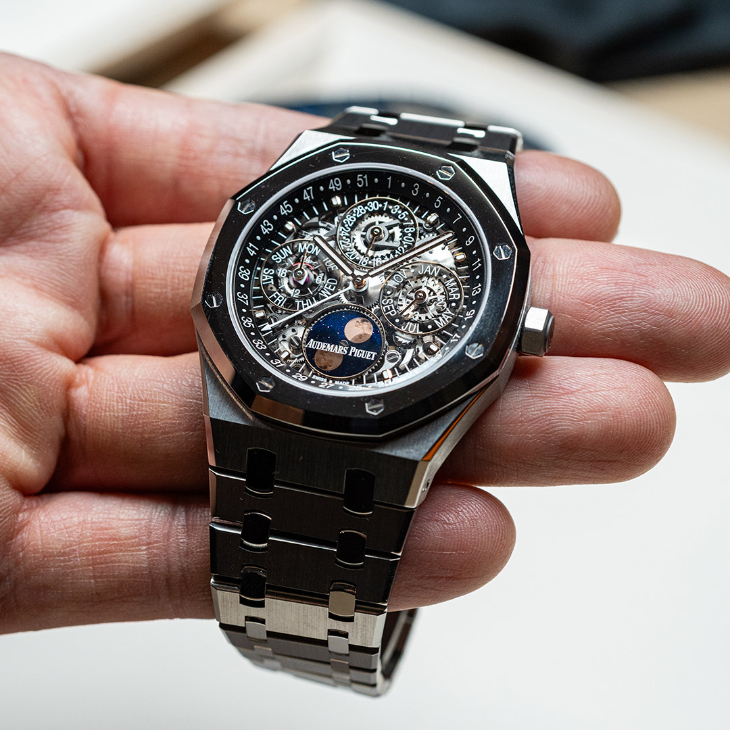 AUDEMARS PIGUET - ROYAL OAK - 26674CD.OO.1225CD.01 - AP愛彼新錶重點分析:自製機芯、經典重塑,讓當代時計合適佩戴的創新推進