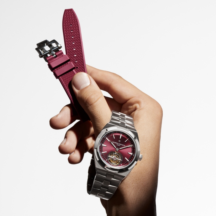 VACHERON CONSTANTIN - OVERSEAS - 6000V/210T-H179 - 八方紅運，共迎新歲！2026年紅色錶盤腕錶八選